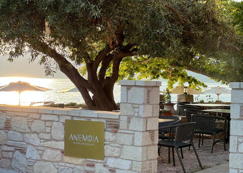 Central Greece Mantoudi-Limni-Agia Anna Restaurant