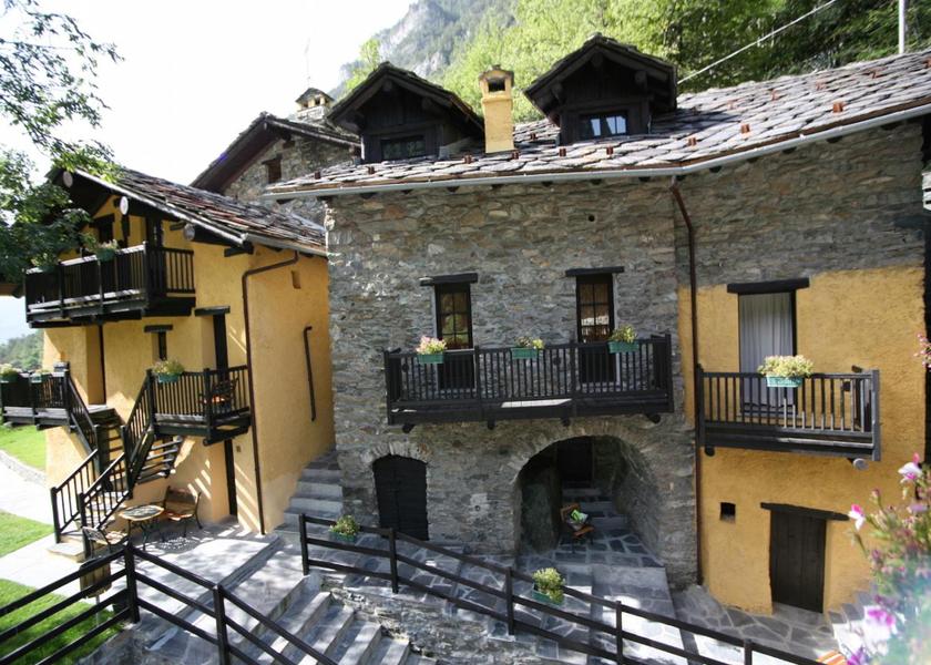 Valle d'Aosta Antey-Saint-Andre Entrance