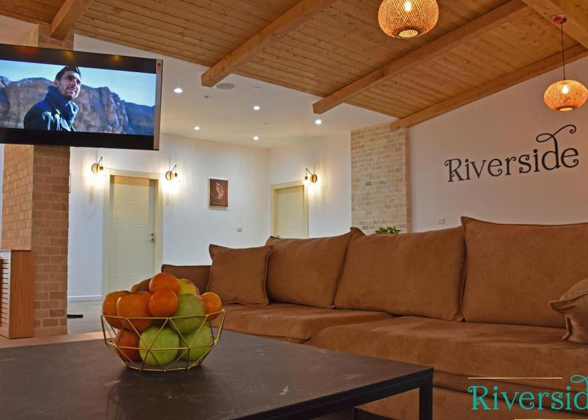 Shared lounge/TV area