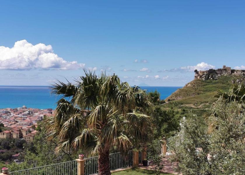 Calabria Amantea Property grounds
