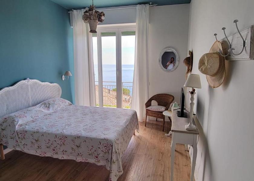 Liguria Pieve Ligure Double Room with Balcony and Sea View