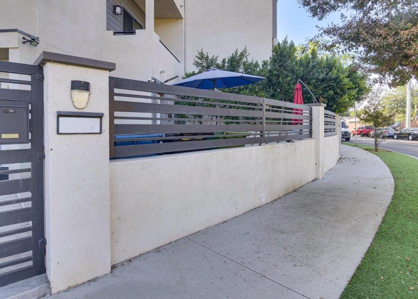 California North Hills Exterior view