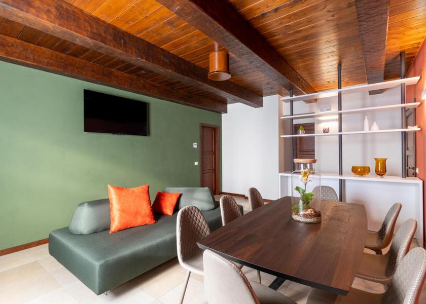 Marche Tolentino Shared lounge/TV area