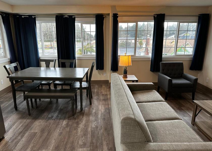 Washington Long Beach Executive Suite