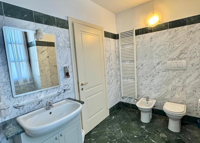 Lombardy Pontevico Bathroom