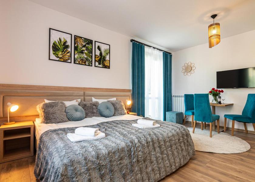 Shared lounge/TV area