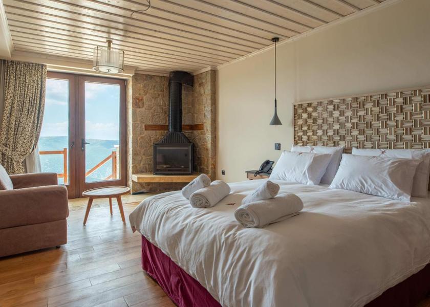 Central Greece Distomo-Arachova-Antikyra Comfort Suite with Mountain View