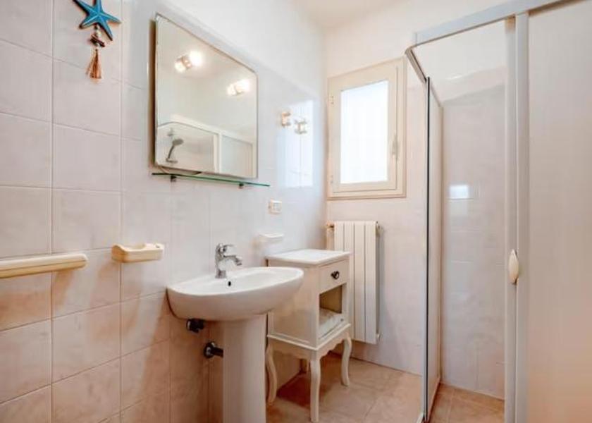 Puglia Castellana Grotte Double Room with Private Bathroom