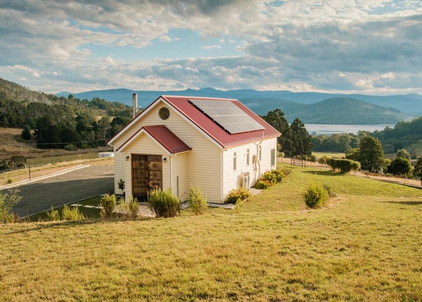 Tasmania Wattle Grove Exterior view