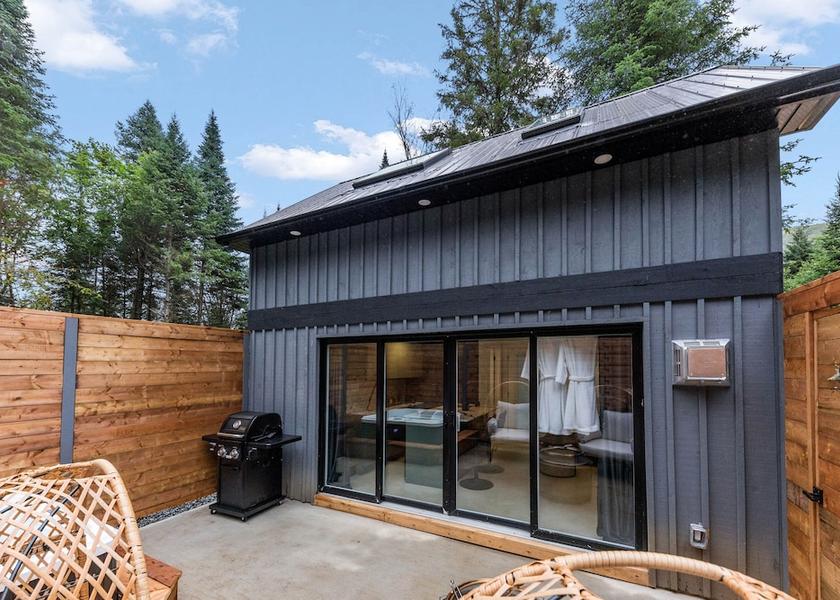 Quebec Val-des-Lacs Front of property