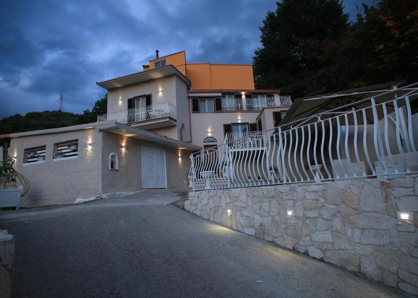 Campania Lettere Exterior view