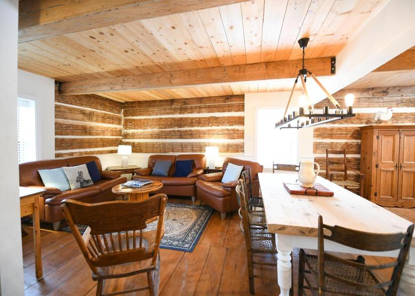 Shared lounge/TV area