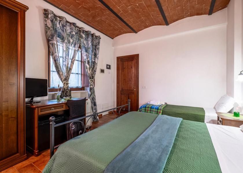 Tuscany Semproniano Triple Room with Shower