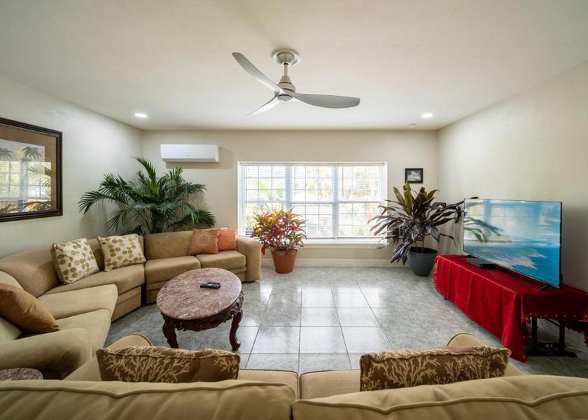 Florida Fort Myers Shared lounge/TV area