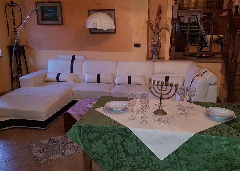 Shared lounge/TV area