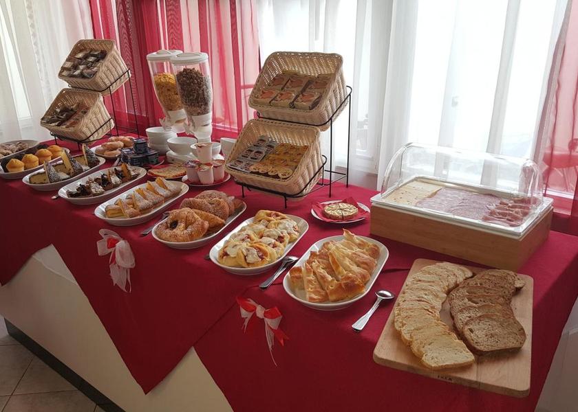 Tuscany Camaiore Food and beverages
