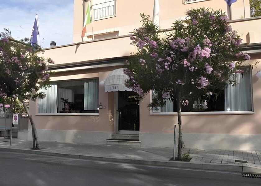 Tuscany Camaiore Entrance