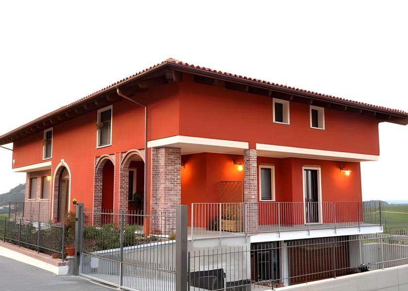 Piedmont Castagnito Exterior view