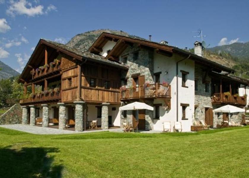 Valle d'Aosta Antey-Saint-Andre Entrance