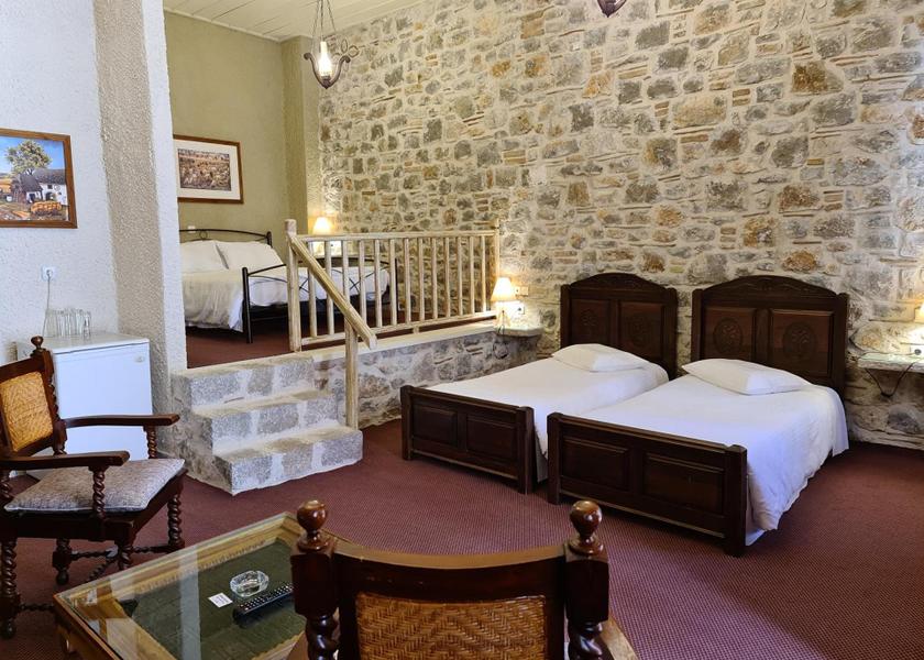 Central Greece Distomo-Arachova-Antikyra Comfort Quadruple Room