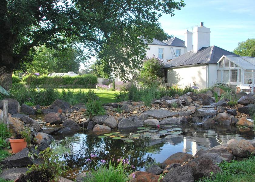Victoria Woodend Garden