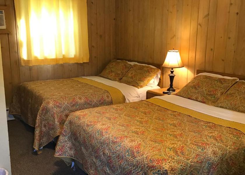 Michigan Ironwood Superior Queen Room