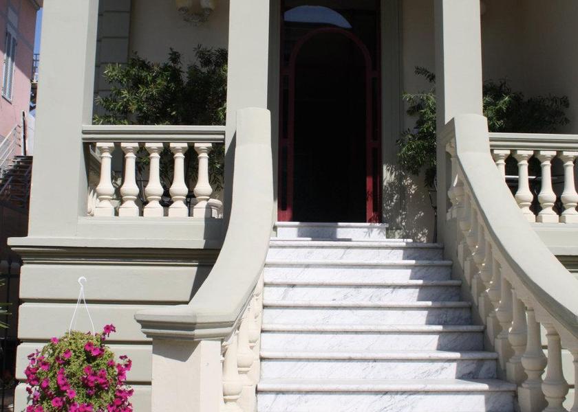 Tuscany Camaiore Entrance
