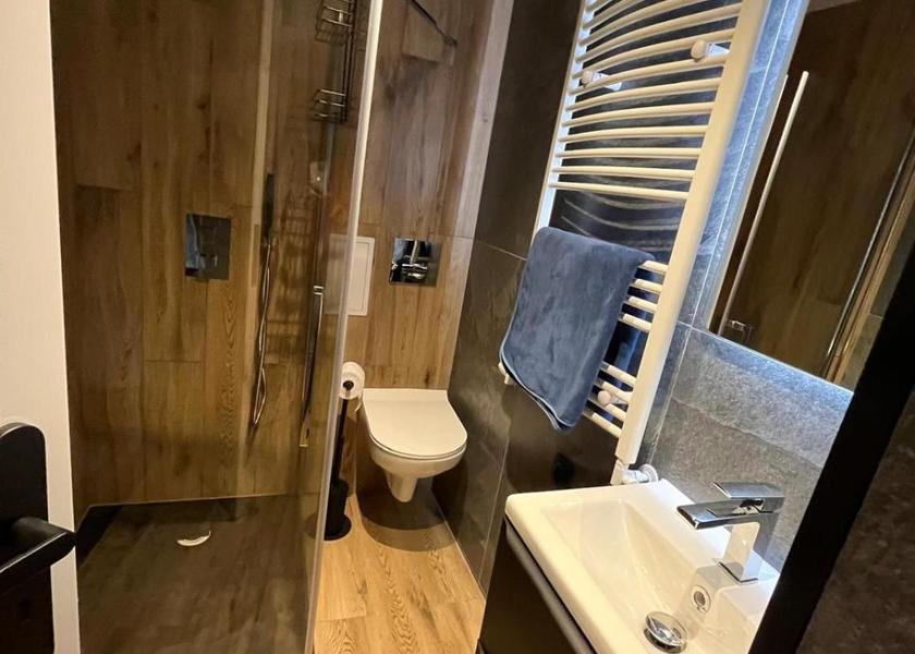 Lower Silesian Voivodeship Szklarska Poreba Three-Bedroom Apartment with Mountain View