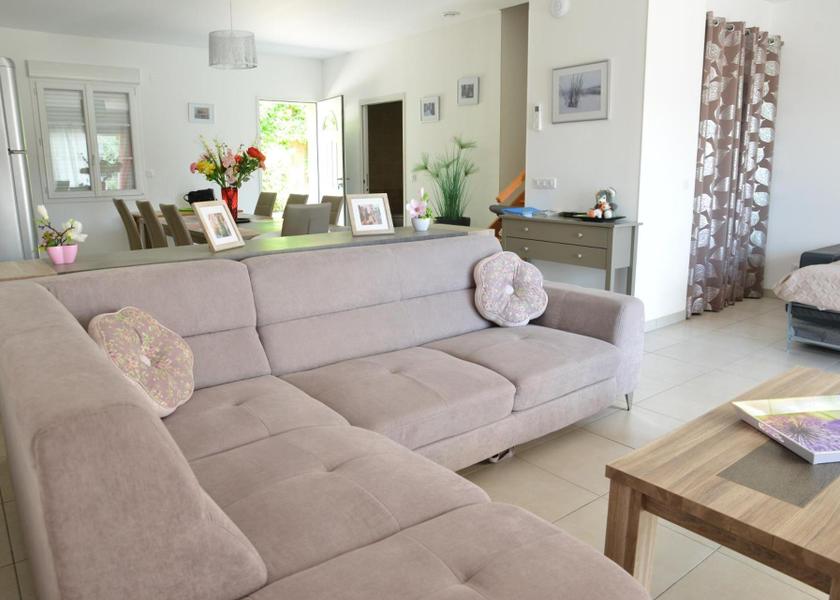 Shared lounge/TV area