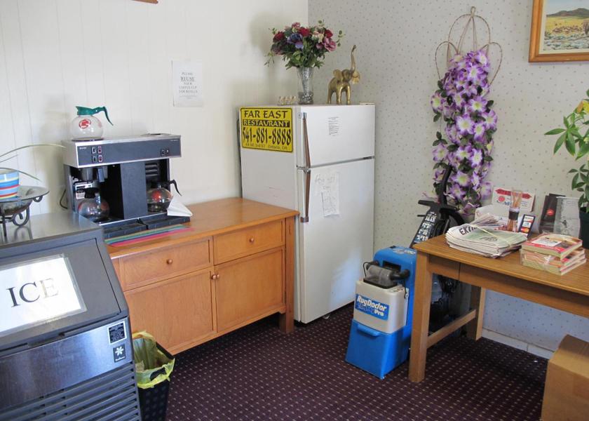 Oregon Ontario Lobby