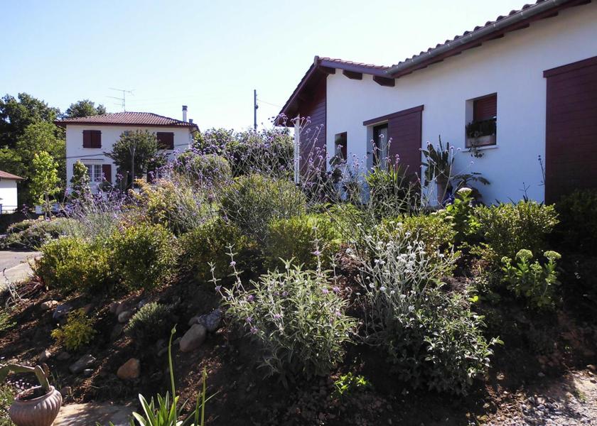 Nouvelle-Aquitaine Uhart-Cize Garden