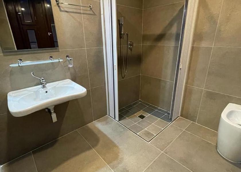 Tuscany Pisa Quadruple Room with Private Bathroom