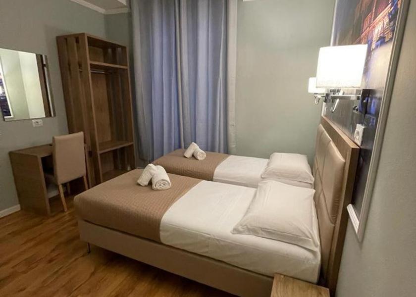Tuscany Pisa Triple Room with Private Bathroom
