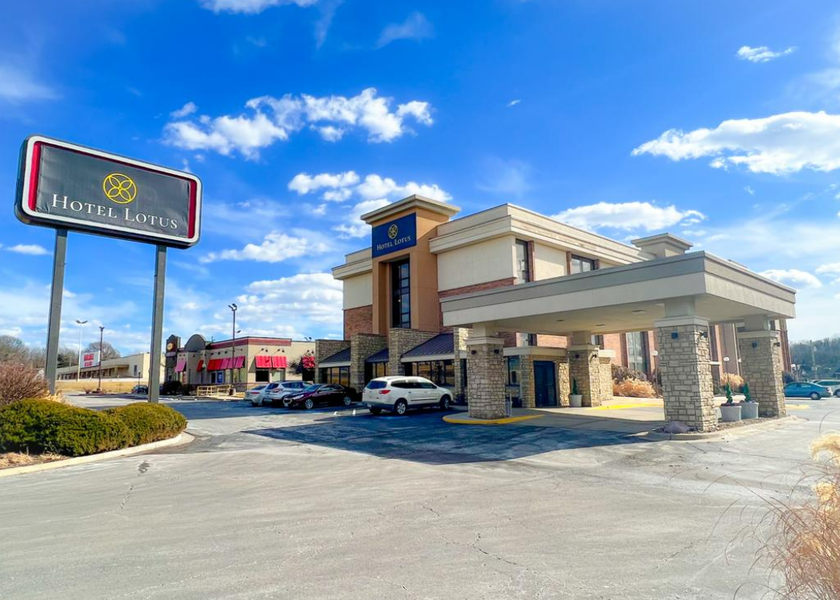 Kansas Mission Hotel Exterior
