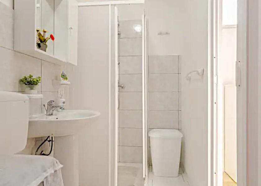Sicily Vittoria Bathroom