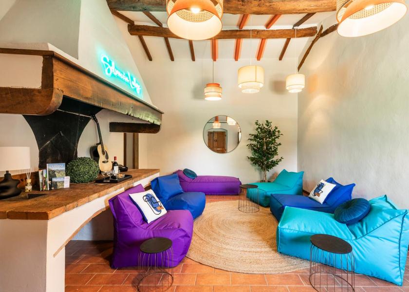 Shared lounge/TV area