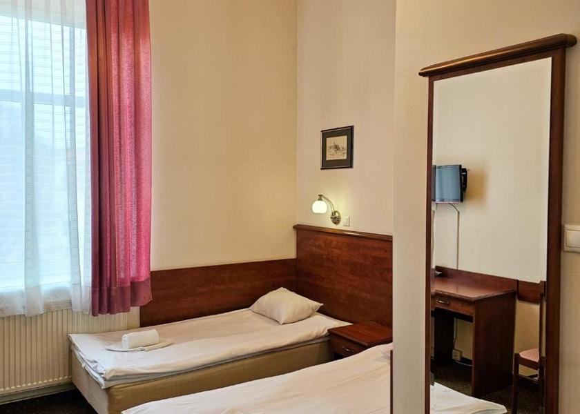 Lower Silesian Voivodeship Kudowa Zdroj Double Room with Private Bathroom