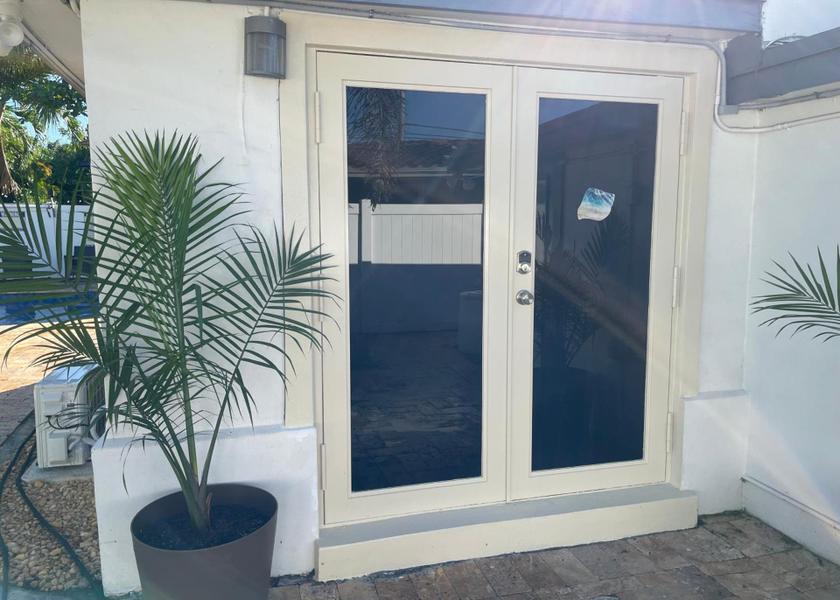 Florida Wilton Manors Entrance