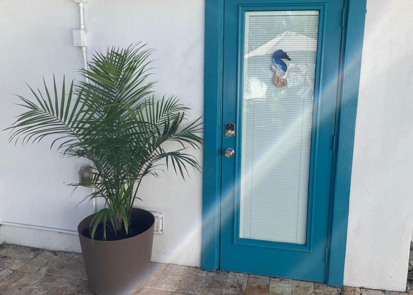 Florida Wilton Manors Entrance