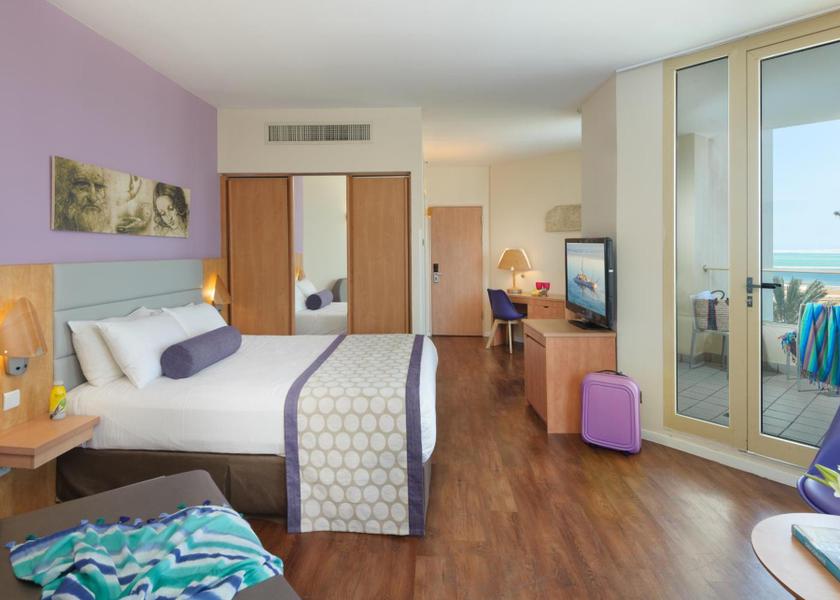 Southern Tamar Junior Room