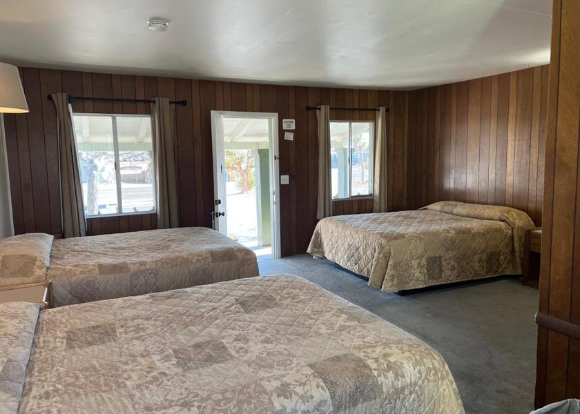 Nevada Beatty Triple Room with Three Queen Beds