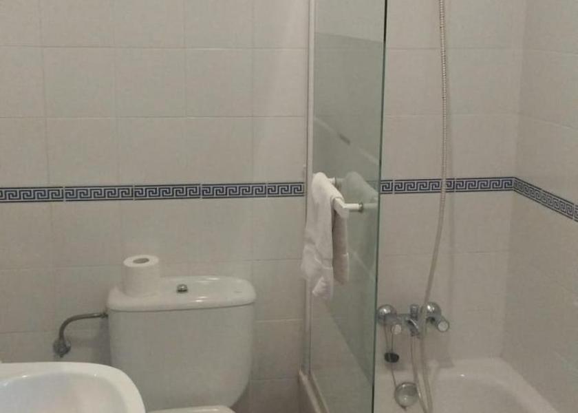 Galicia Tui Triple Room with Private Bathroom