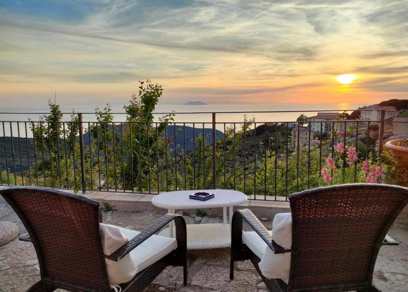Tuscany Isola del Giglio Garden