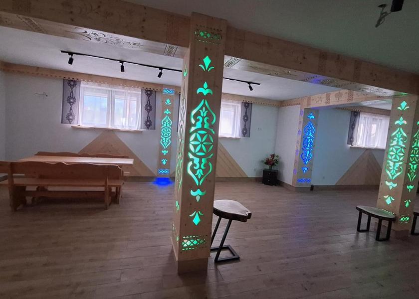 Shared lounge/TV area