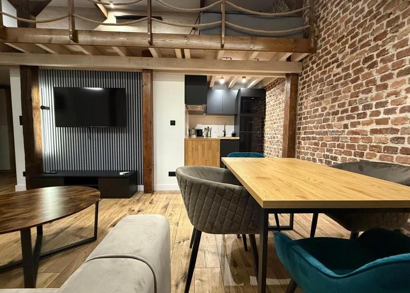 Shared lounge/TV area