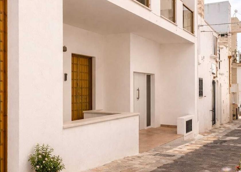 Puglia Tuglie Exterior detail