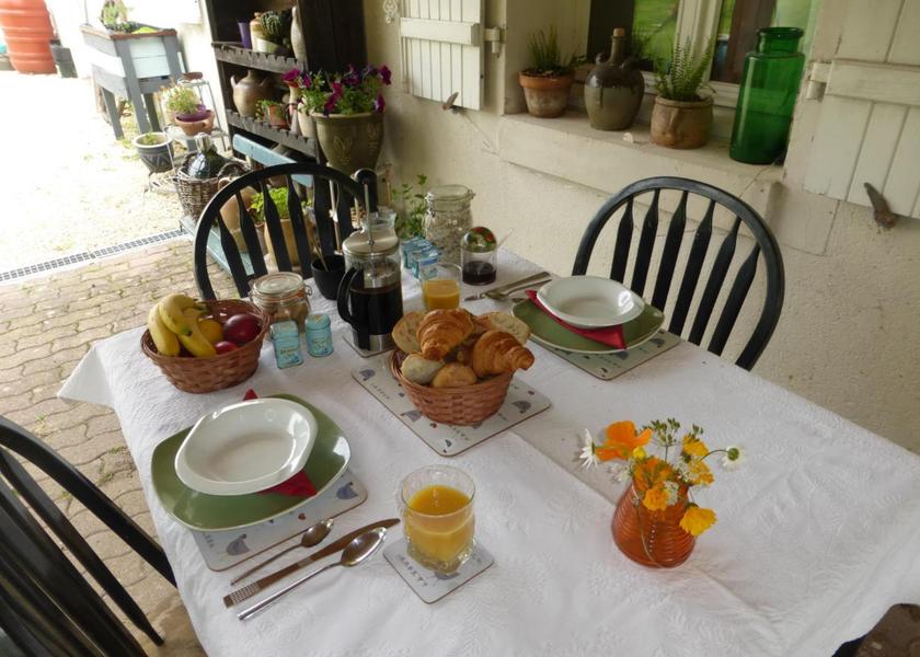 Nouvelle-Aquitaine Charroux Food and beverages