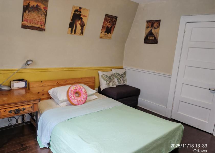 Ontario Ottawa Double Room with Private Bathroom