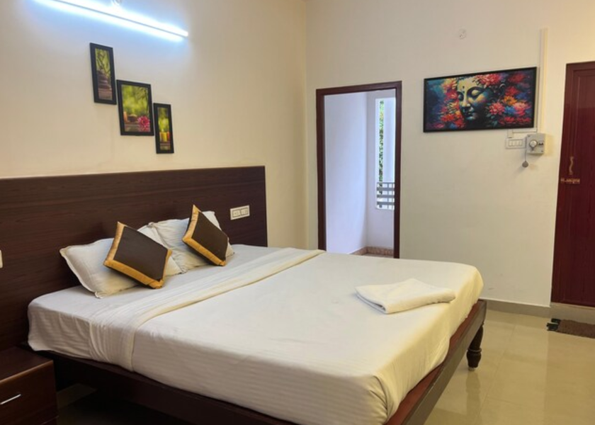 Tamil Nadu Yercaud Deluxe Room with Stream View