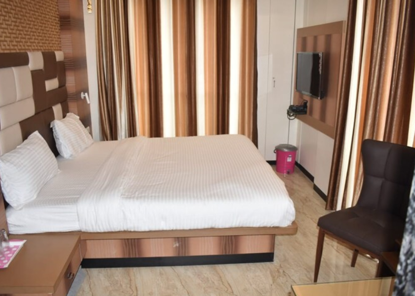 Maharashtra Jalgaon Deluxe AC